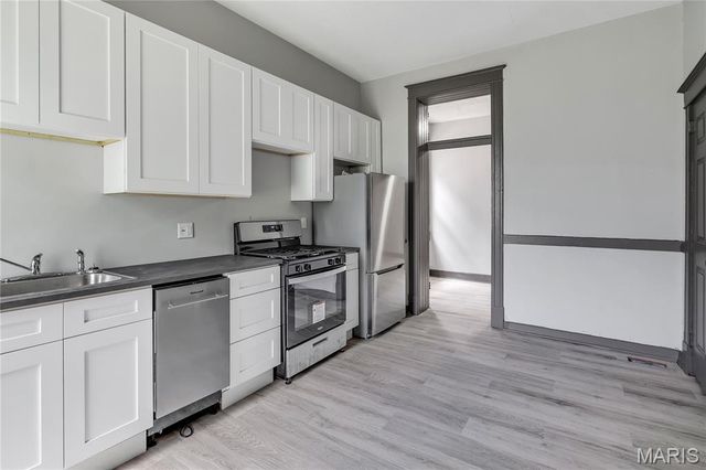 214 W Steins, St Louis, MO 63111