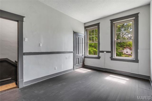 214 W Steins, St Louis, MO 63111