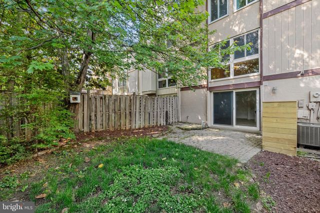 6018 TIMBER HOLLOW LN, Springfield, VA 22152