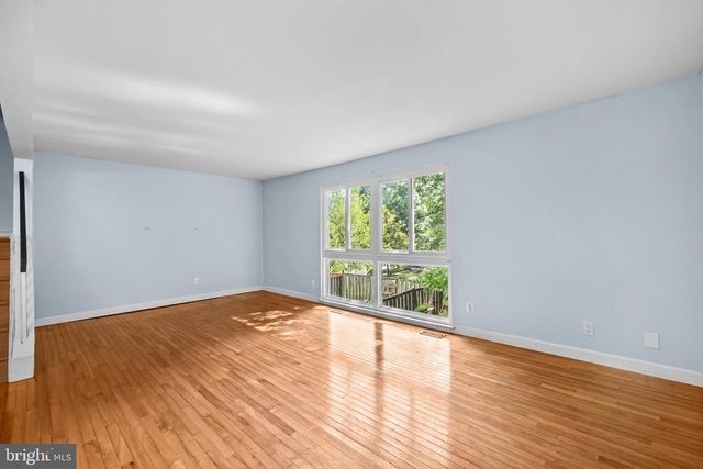 6018 TIMBER HOLLOW LN, Springfield, VA 22152