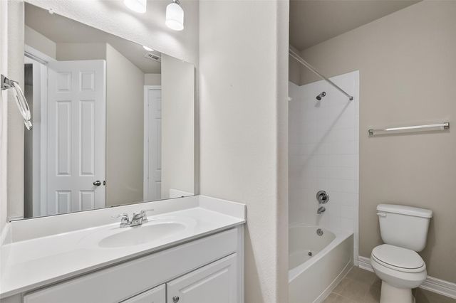 2131 Islawild Way, La Marque, TX 77568