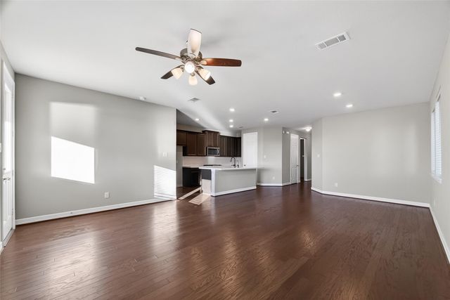 2131 Islawild Way, La Marque, TX 77568