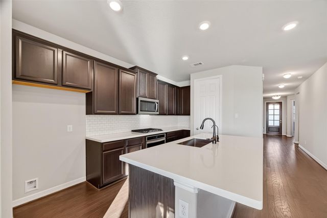 2131 Islawild Way, La Marque, TX 77568