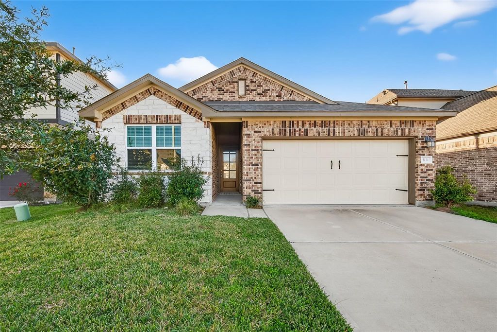 2131 Islawild Way, La Marque, TX 77568