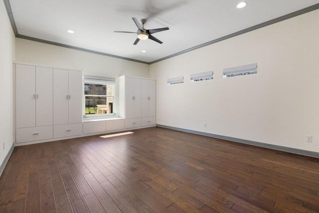 338 Coventry RD, Spicewood, TX 78669