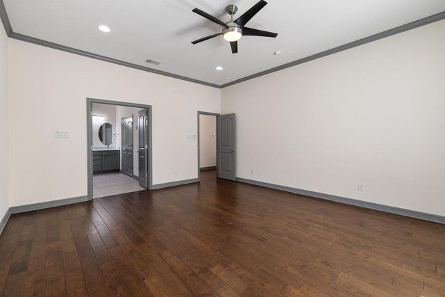 338 Coventry RD, Spicewood, TX 78669