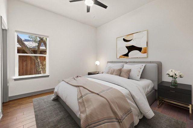 338 Coventry RD, Spicewood, TX 78669