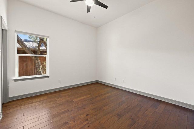 338 Coventry RD, Spicewood, TX 78669