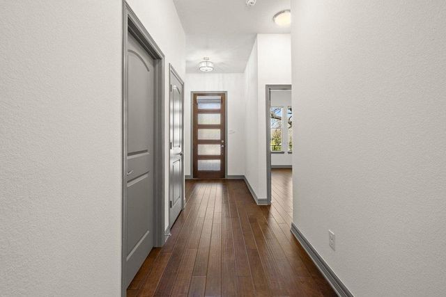 338 Coventry RD, Spicewood, TX 78669