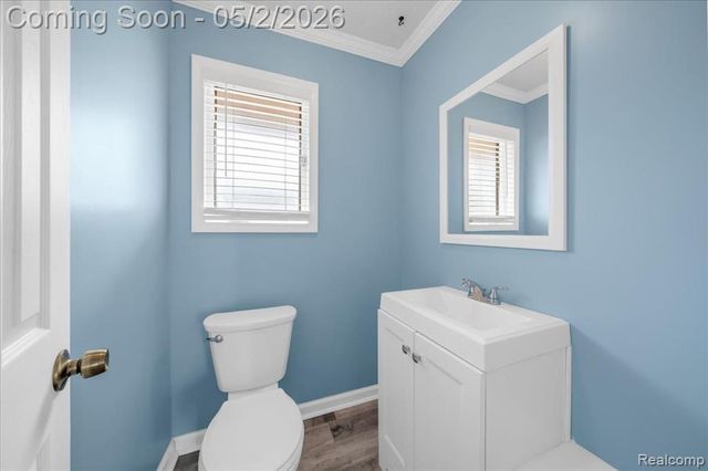 23030 Edgewater Street, Saint Clair Shores, MI 48082