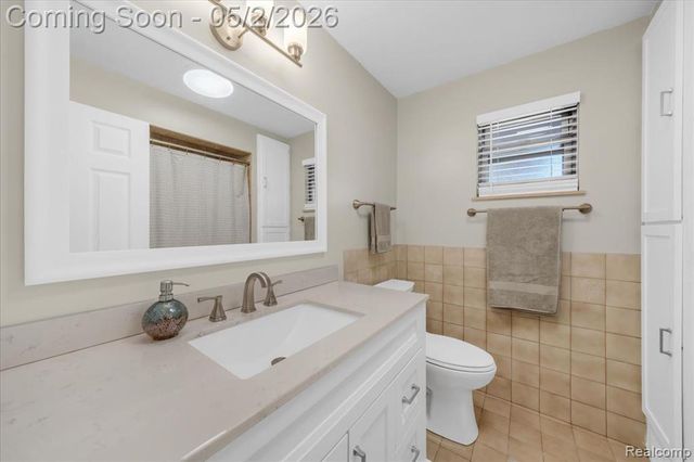 23030 Edgewater Street, Saint Clair Shores, MI 48082
