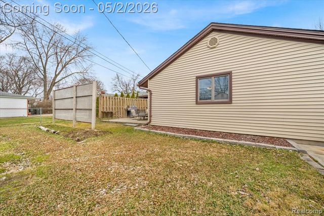 23030 Edgewater Street, Saint Clair Shores, MI 48082