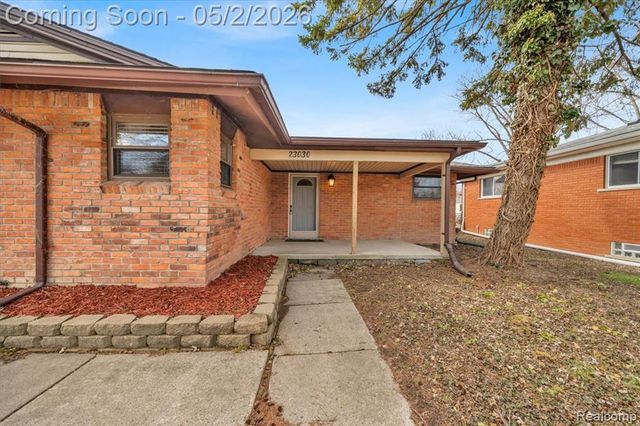 23030 Edgewater Street, Saint Clair Shores, MI 48082