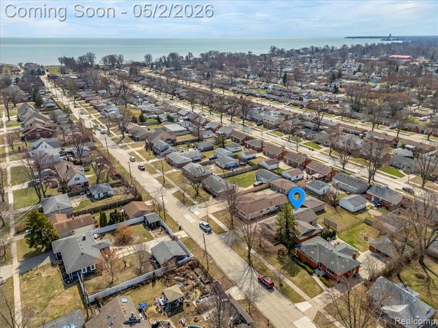 23030 Edgewater Street, Saint Clair Shores, MI 48082