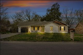1202 Windchase Dr, Clarksville, TN 37042