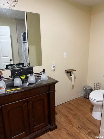 2407 Selmaville Road, Salem, IL 62881