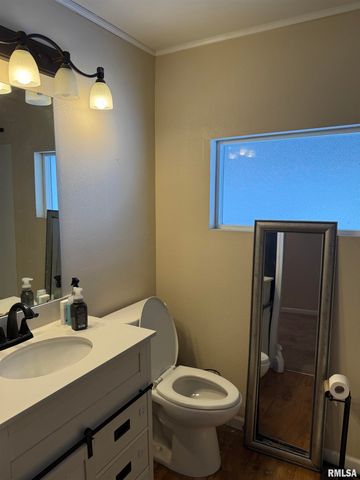 2407 Selmaville Road, Salem, IL 62881