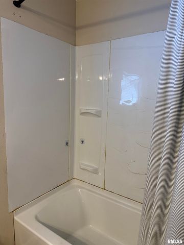 2407 Selmaville Road, Salem, IL 62881