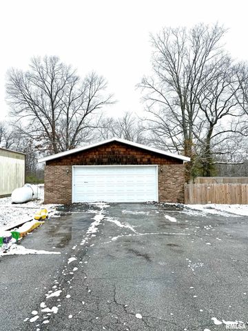 2407 Selmaville Road, Salem, IL 62881