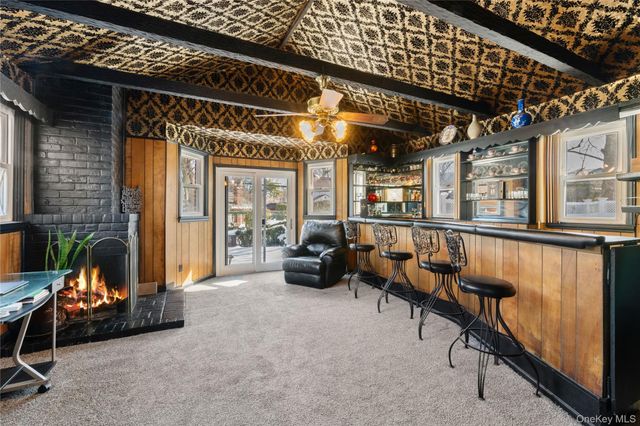 851 Hemlock Street, Franklin Square, NY 11010