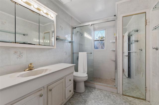 851 Hemlock Street, Franklin Square, NY 11010