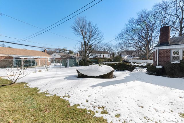 851 Hemlock Street, Franklin Square, NY 11010