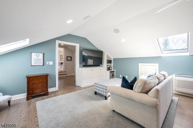 11 Cedar St, Bernards Twp., NJ 07920