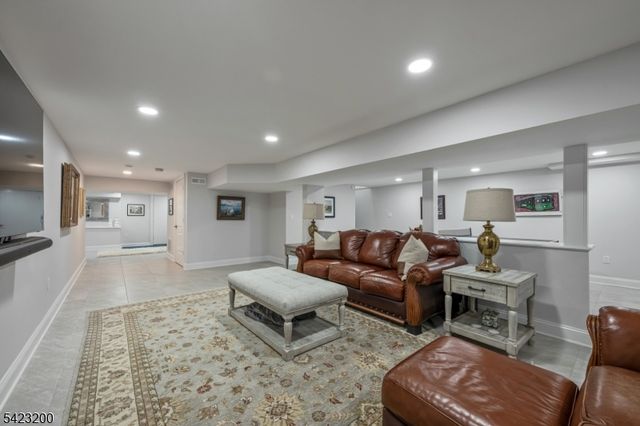 11 Cedar St, Bernards Twp., NJ 07920