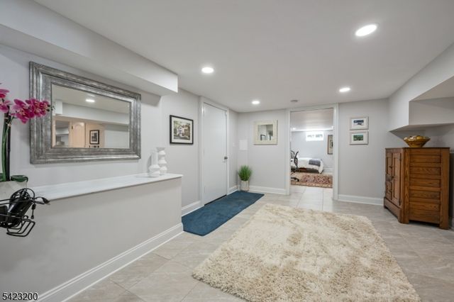 11 Cedar St, Bernards Twp., NJ 07920