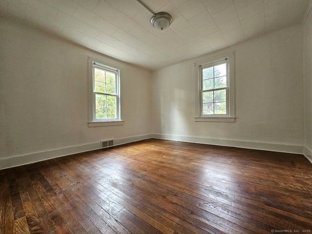 10 Benedict Street, Plymouth, CT 06786