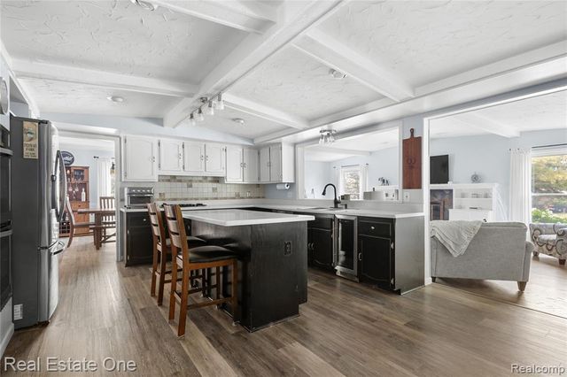 1904 Chelsea Court, Rochester Hills, MI 48306