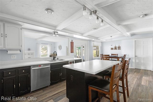 1904 Chelsea Court, Rochester Hills, MI 48306