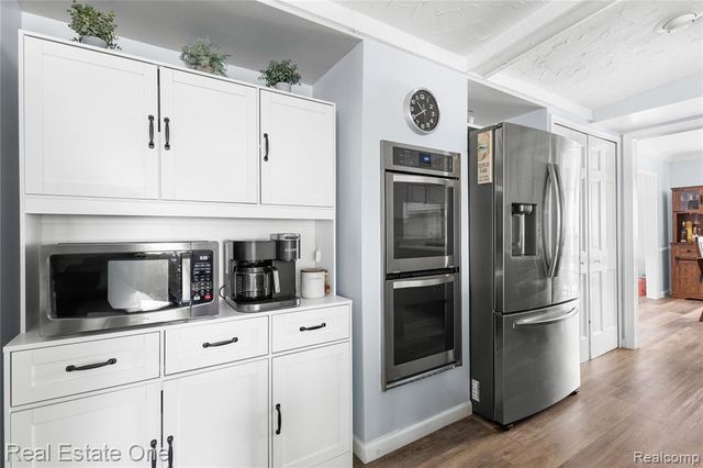 1904 Chelsea Court, Rochester Hills, MI 48306