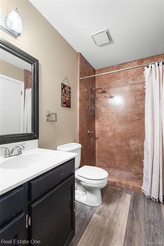 1904 Chelsea Court, Rochester Hills, MI 48306