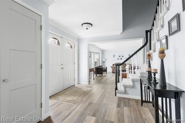 1904 Chelsea Court, Rochester Hills, MI 48306