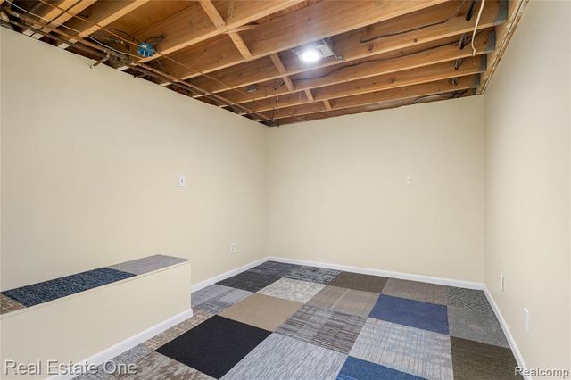 1904 Chelsea Court, Rochester Hills, MI 48306