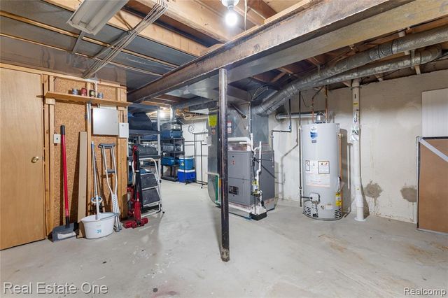 1904 Chelsea Court, Rochester Hills, MI 48306