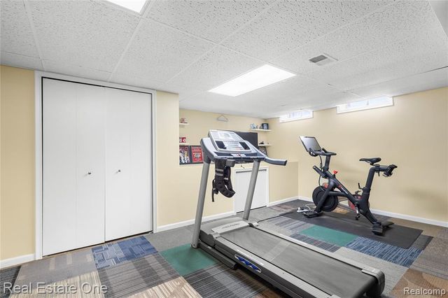 1904 Chelsea Court, Rochester Hills, MI 48306