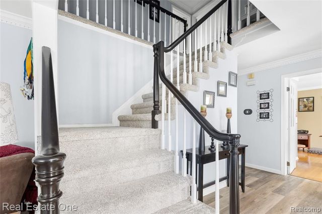 1904 Chelsea Court, Rochester Hills, MI 48306