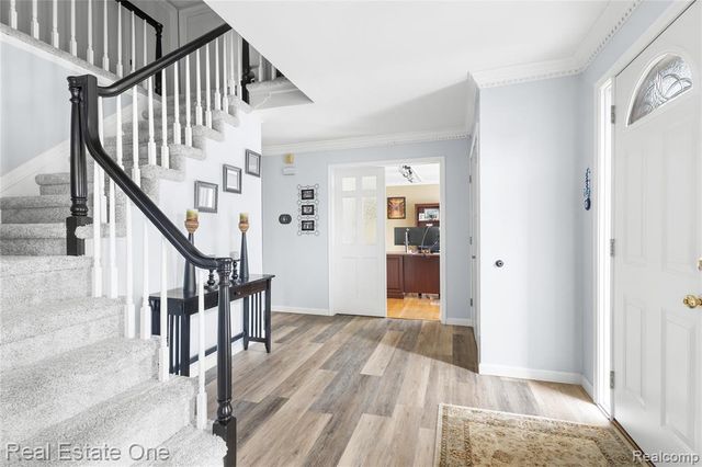 1904 Chelsea Court, Rochester Hills, MI 48306