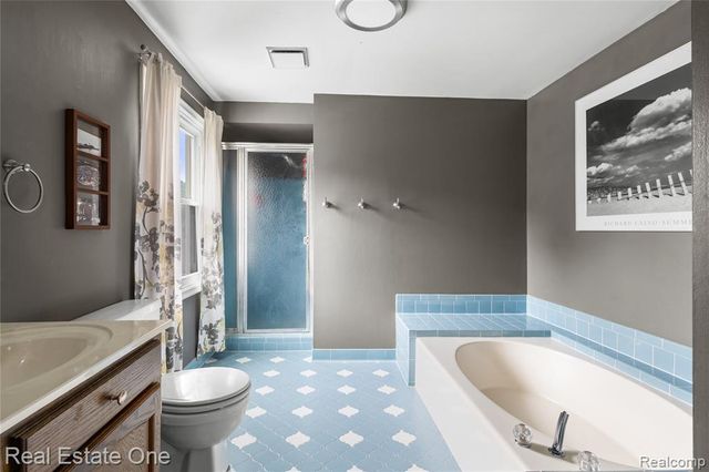 1904 Chelsea Court, Rochester Hills, MI 48306