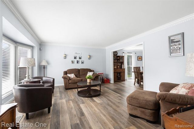 1904 Chelsea Court, Rochester Hills, MI 48306