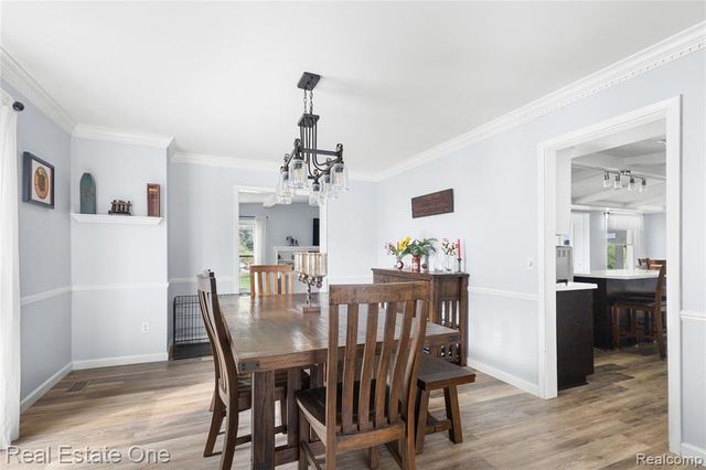1904 Chelsea Court, Rochester Hills, MI 48306
