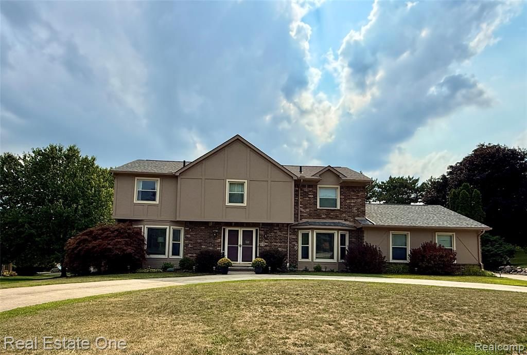 1904 Chelsea Court, Rochester Hills, MI 48306