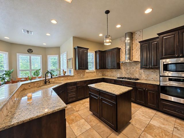 158 High River Ranch DR, Liberty Hill, TX 78642