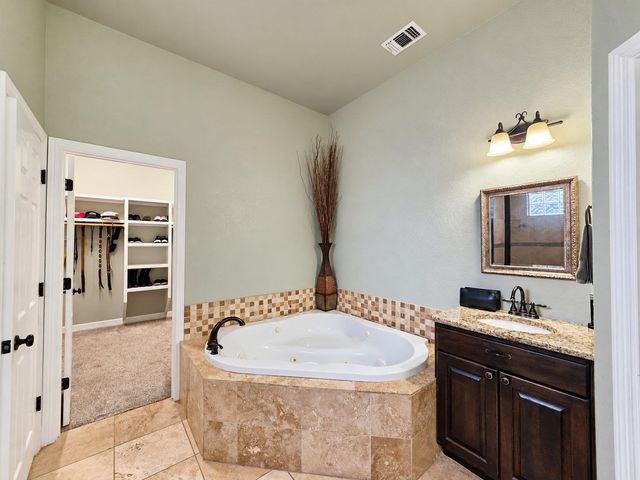 158 High River Ranch DR, Liberty Hill, TX 78642
