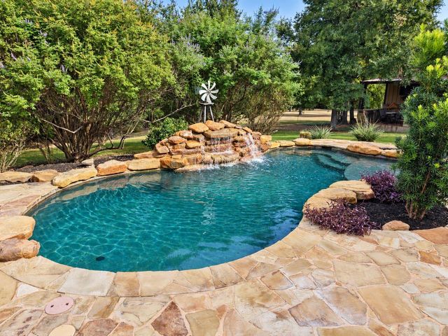 158 High River Ranch DR, Liberty Hill, TX 78642