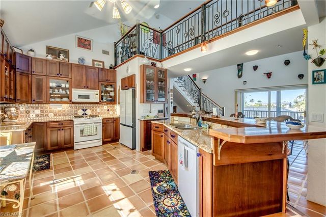 2702 Bruce ST, Matlacha, FL 33993