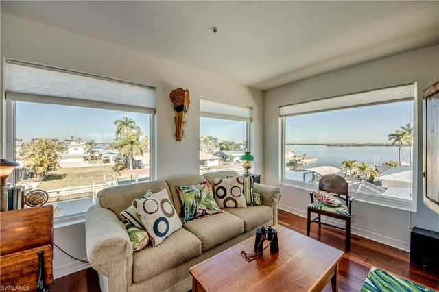 2702 Bruce ST, Matlacha, FL 33993