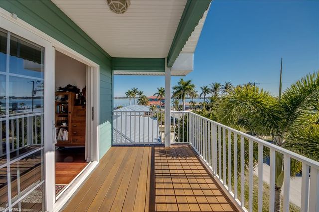 2702 Bruce ST, Matlacha, FL 33993